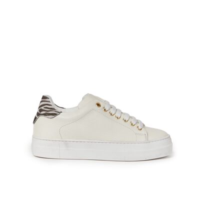 Sneaker di colore bianco crema da donna. Made in Italy. Modello produttore FD3792