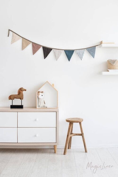 Linen bunting