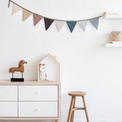 Linen bunting