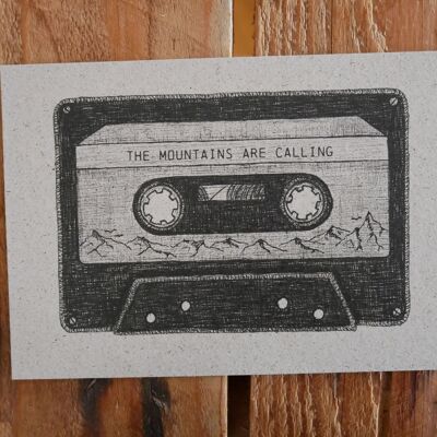 Postkarte Graspapier Kassette The Mountains Are Calling
