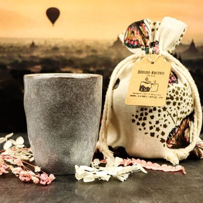 Crackling candle scented candle handmade from natural rapeseed wax scented 1001 Nights in a stoneware cup