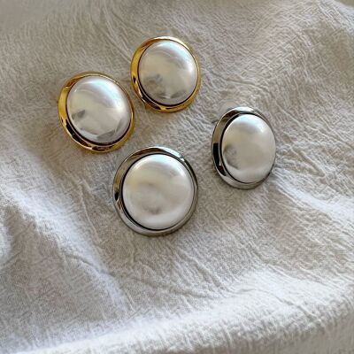 White Earrings, Round Earrings, White Discs Earrings, White Studs, Vintage Earrings, Boho Earrings, Made in Greece.