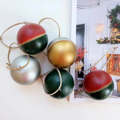 Boules de Noël en bois faites à la main, pendentifs en bois faits à la main, SET - D (Un ensemble de 5 pièces)