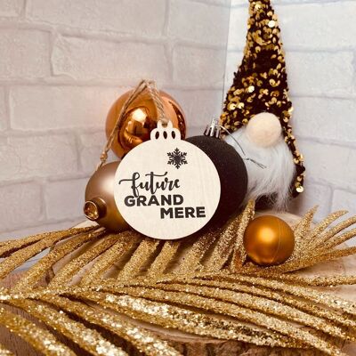 Wooden Christmas ball - grandma pregnancy announcement