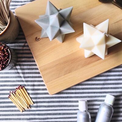 Decorative aromatic candle with natural fragrance. 100% handmade vegetable wax – SHOOTING STAR
