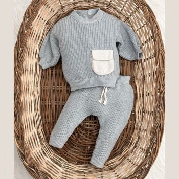 Un paquet de quatre ensemble pour bébé en tricot épais en coton biologique au design mignon 2 pièces-0-12M 4