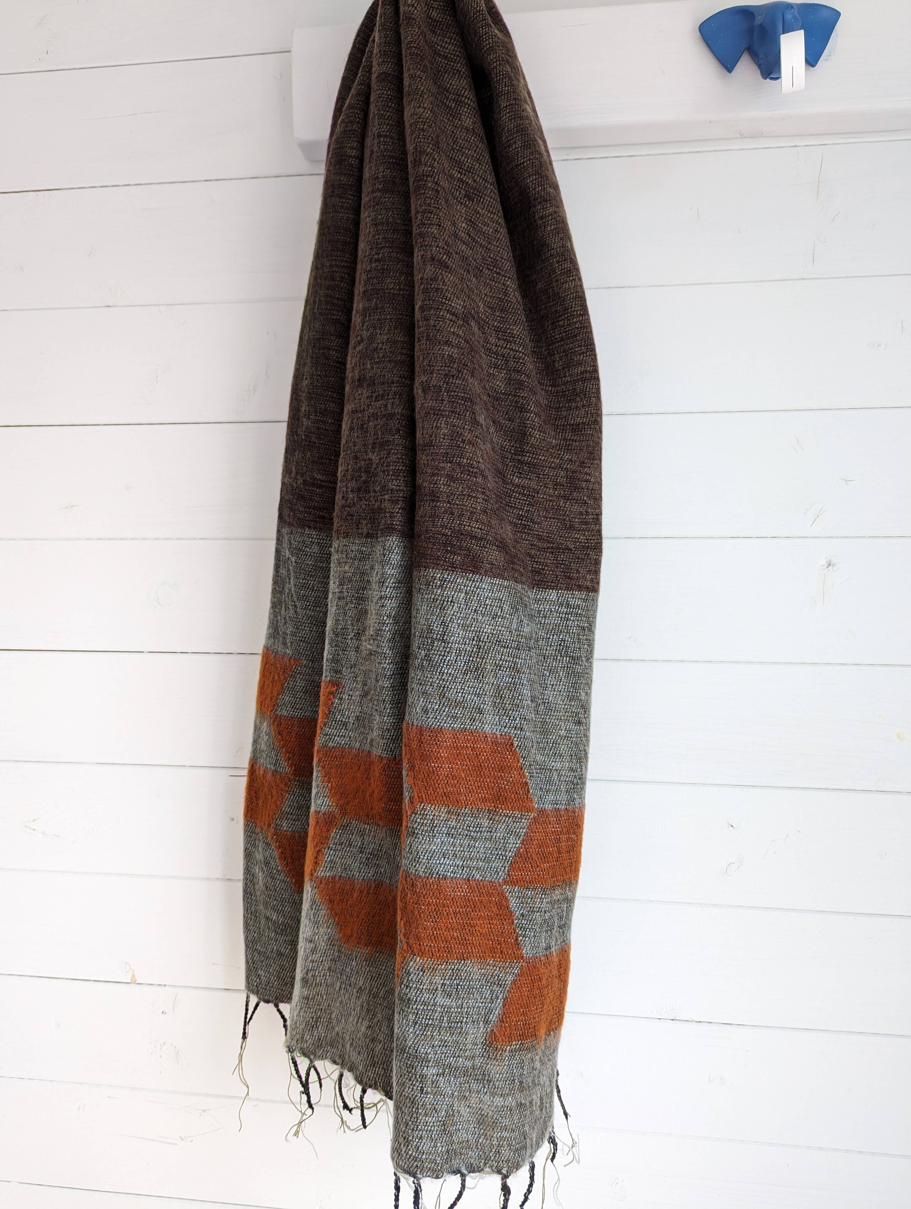 Juniper – Übergroßer Schal im Boho-Stil – Gelbbraun