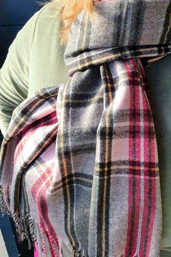 Écharpe de couverture à carreaux / tartan - Gris 2