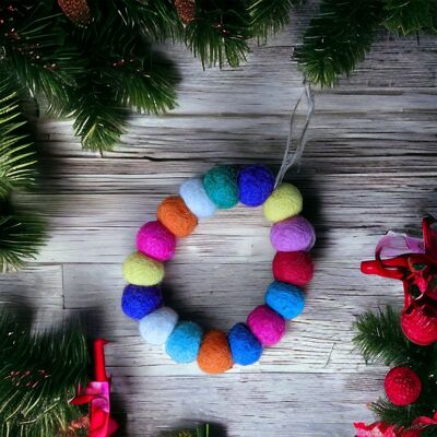 Anillo de Navidad con pompones multicolores de fieltro hecho a mano
