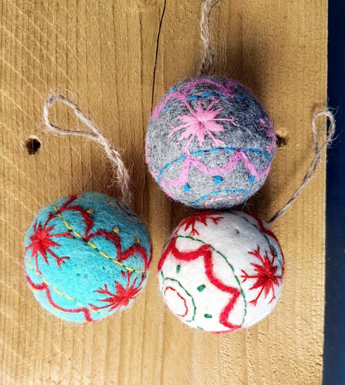 Handmade Felt Embroidered Christmas Baubles PK6 Assorted Mix