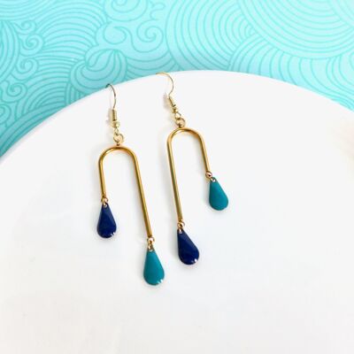 Boucles d'oreilles graphiques asymétriques dorées bleu marine et bleu canard