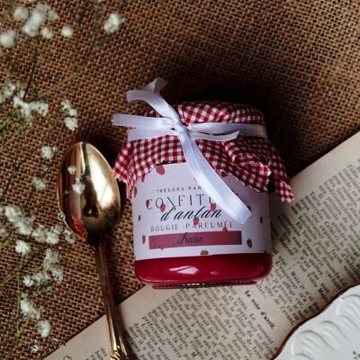 Old-fashioned jam - Strawberry scented candle