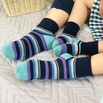 Mini Me Coffret cadeau de chaussettes assorties pour adultes et enfants en famille à rayures bleu marine – Le cadeau d'anniversaire ou de Noël parfait 2