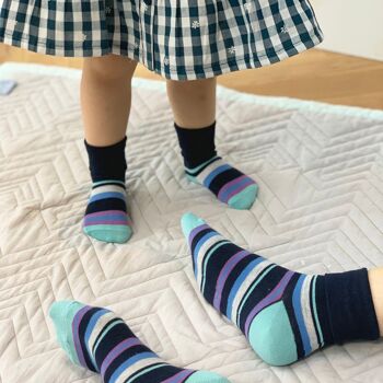 Mini Me Coffret cadeau de chaussettes assorties pour adultes et enfants en famille à rayures bleu marine – Le cadeau d'anniversaire ou de Noël parfait 8