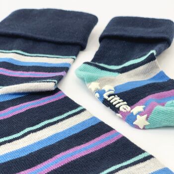 Mini Me Coffret cadeau de chaussettes assorties pour adultes et enfants en famille à rayures bleu marine – Le cadeau d'anniversaire ou de Noël parfait 9