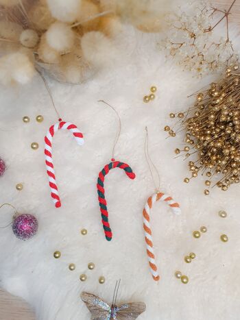 Décoration sucre d'orge à suspendre au sapin de Noël en tricotin de coton recyclé 3