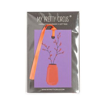 Étiquettes cadeaux "Ilex" - lot de 5 avec buissons de houx dans des vases rétro rouges devant violet et ruban assorti - papier 100% recyclé 1