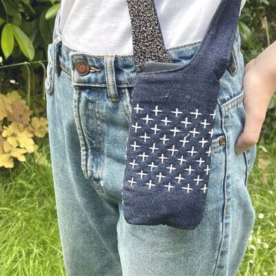 Sewing & Upcycling Phone Case Kit, to upcycle your old jeans and transform them into a phone case, to wear over the shoulder! Plus a little sashiko-inspired embroidery that adds a little personal touch!