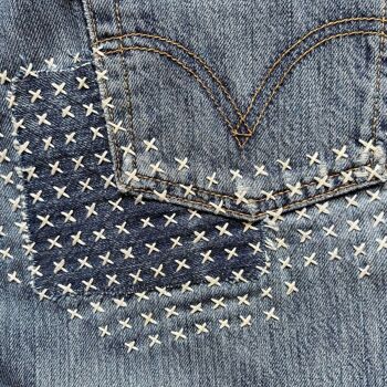 Kit  Broderie & Réparation SOS Gros Trou Pointillés Spécial Jean, pour réparer facilement trous, accrocs, taches, zones d'usure sur de grosses surfaces et personnaliser de façon esthétique tous vos jeans  ! Pour toute la famille, pour tous les ages ! 3