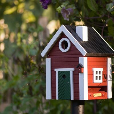 Decorative birdhouse