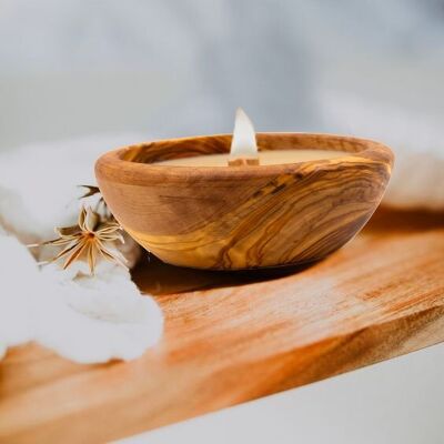 Southern Fig candle in olive wood pot