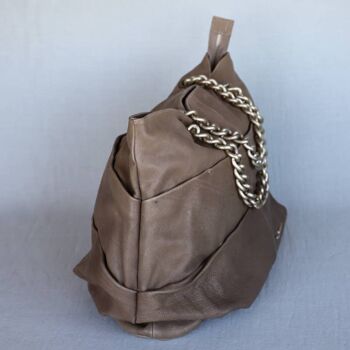 Fabuleux sac en cuir beige foncé fabriqué en Italie 3