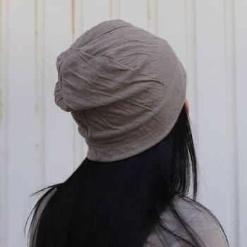 Bonnet taupe en coton effet froissé 5