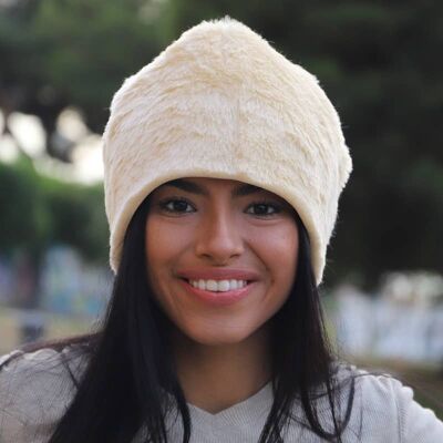 Wool beanie with external fur, very nice and warm