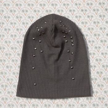 302 Trendy Beanie Hats - Des clous antiques assortis tout autour 4