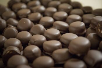 Cuneesi al Rhum - Chocolats Italiens - 1000 g 4