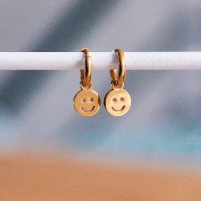 Boucles d'oreilles créoles en acier inoxydable avec smiley – doré