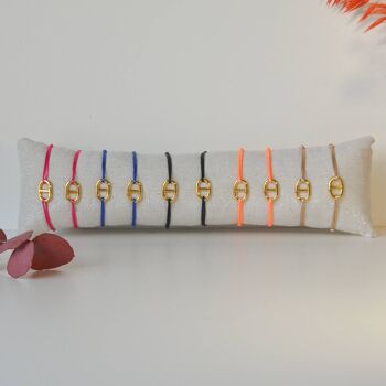 Lot de 10 bracelets couleurs incontournables, breloque au choix 2