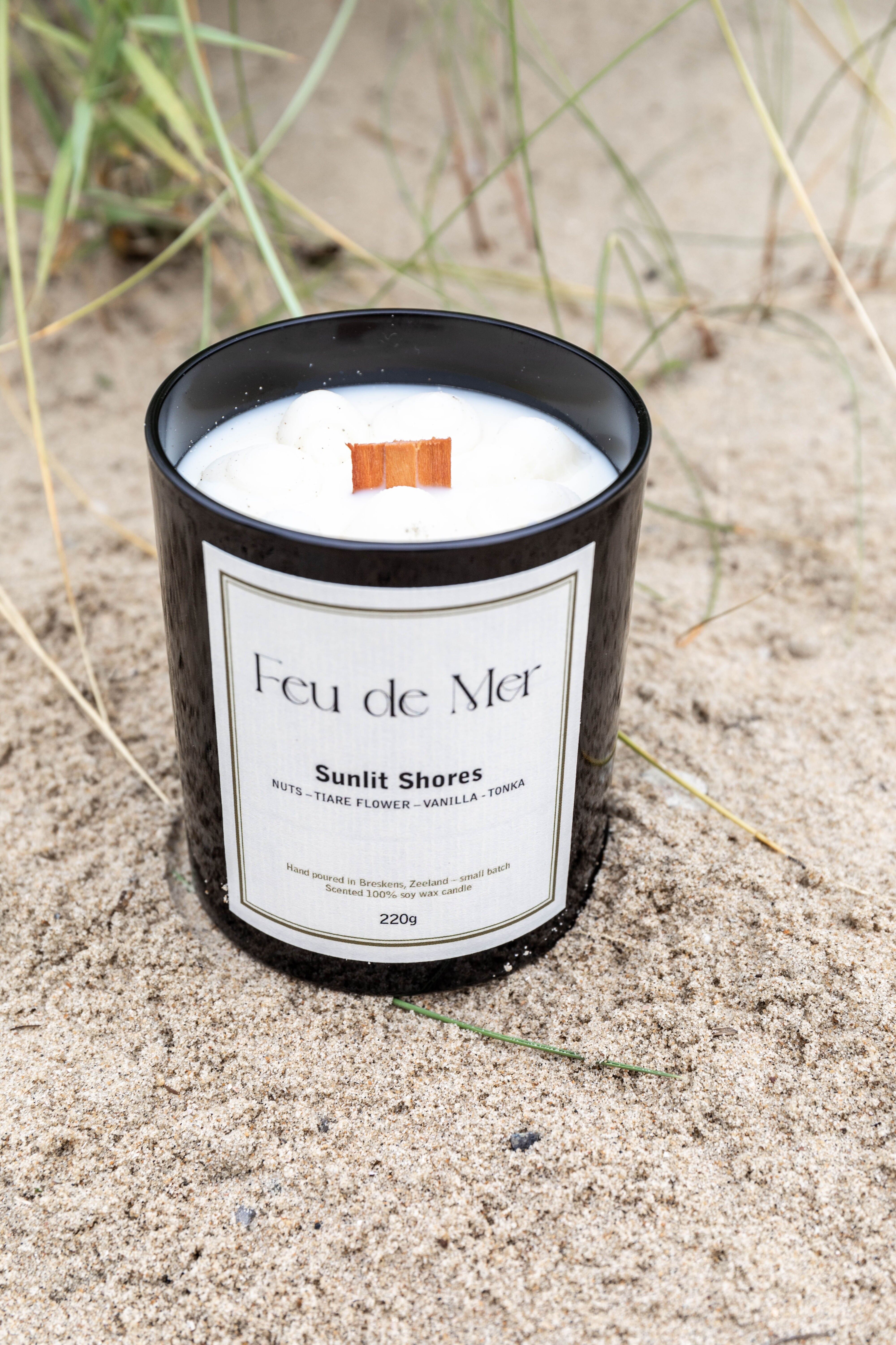 Sunlit Shores - Candela profumata formato standard da 220 g