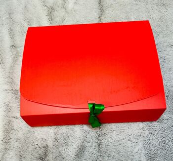 Boîte cadeau rouge vierge 2