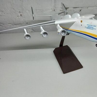 Modelo oficial de resina premium hecho a mano de avión AN225 MRIYA