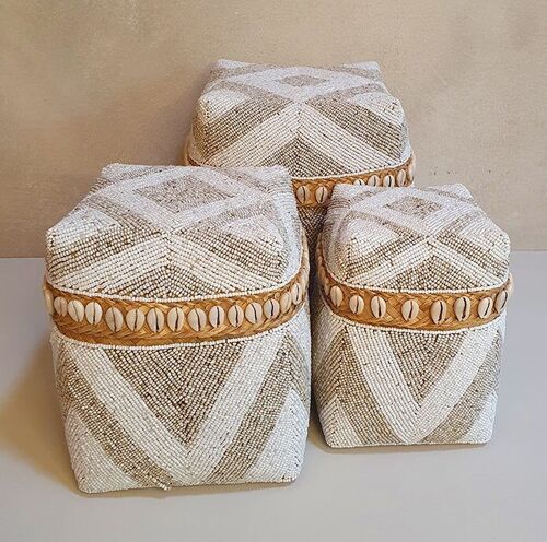 Balinese offering baskets - white/beige