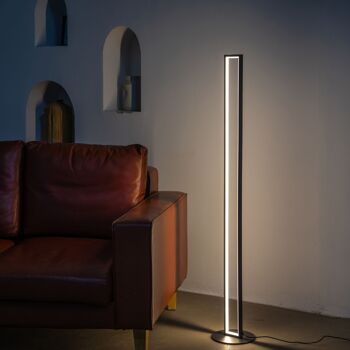 Lampadaire Silta Noir: Design Nordique, Lumière LED Blanche Chaude, Économie d'Énergie, Style Épuré pour Intérieurs Modernes 3