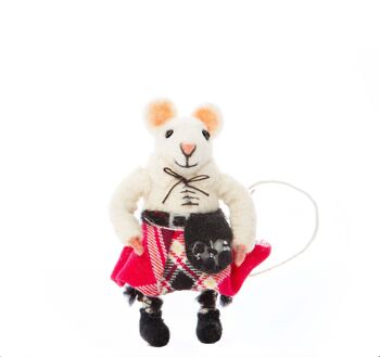 Souris écossaise en kilt rouge