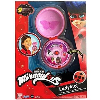 Bandai - Miraculous Ladybug - Téléphone magique de Ladybug - accessoire pour se déguiser en Ladybug / Accessoire de role play - jouet sonore et lumineux - Parle Allemand -  Réf : P506293 3
