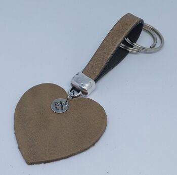 porte-clés en cuir avec coeur 4