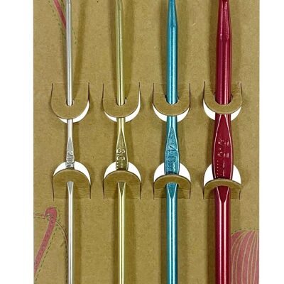 CROCHET HOOKS Pack 4, Crochet Hooks Set of 4, Lightweight Crochet Needles, 4 Sizes Crochet Needle Set, Ergonomic Grip Crochet Needles