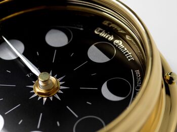 Horloge de phase de lune Prestige faite à la main en laiton massif avec un cadran noir de jais créé avec un fond en miroir 11