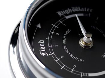 Horloge de marée Prestige faite à la main en chrome avec un cadran en aluminium noir de jais créé avec un fond en miroir 5
