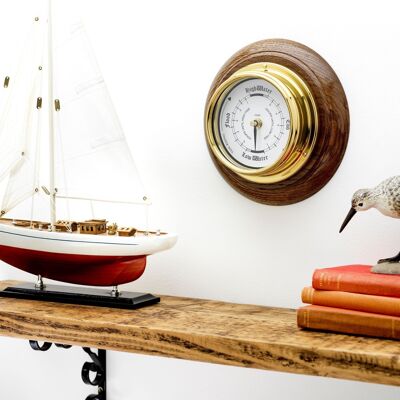 Orologio delle maree in ottone massiccio fatto a mano montato su un supporto in quercia scura inglese