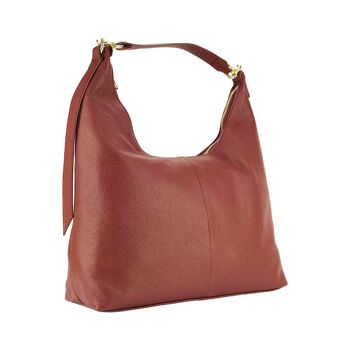 RB1017Q | Sac bandoulière souple pour femme en cuir véritable Made in Italy avec bandoulière amovible. Attaches avec mousquetons en métal doré brillant - Couleur rubis - Dimensions : 36 x 40 x 13 cm 6