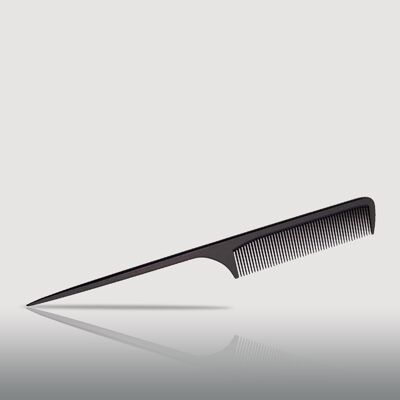 Carbon tail comb