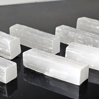Piccoli bastoncini di cristallo di selenite