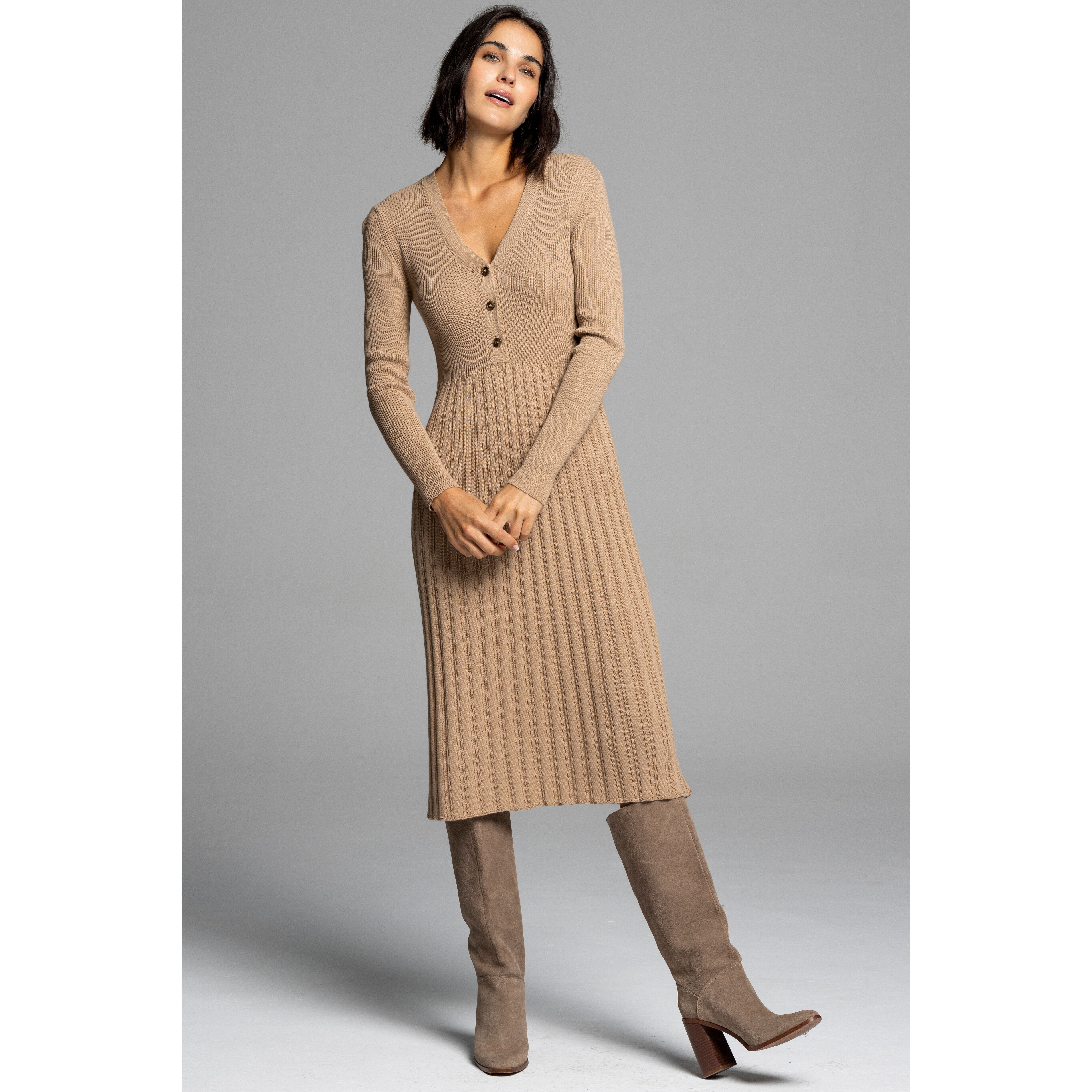 ABITO PLISSÉ CAMMELLO