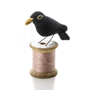 Oiseaux sur une bobine - Blackbird - par Sew Heart Felt 2