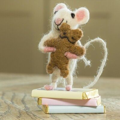 Coniglio che trasporta orso topo - di Sew Heart Felt